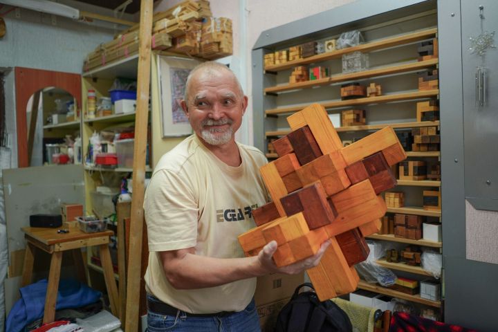 Придумал «кубик нерубика»: головоломки мастера из Челнов покорили мир