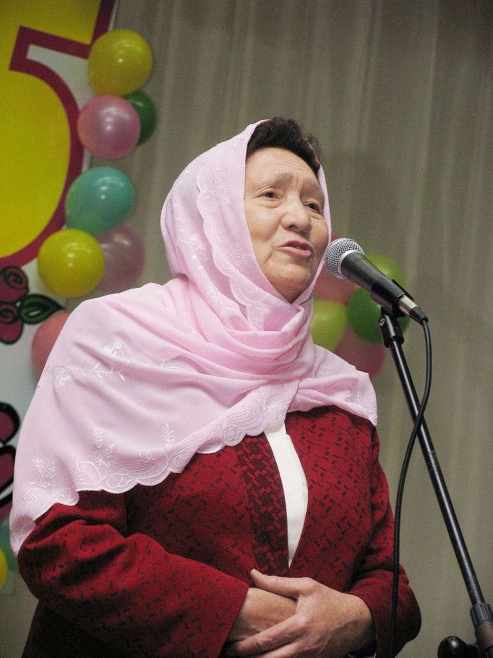 В Челнах скончалась экс-директор школы № 35 Роза Закирова