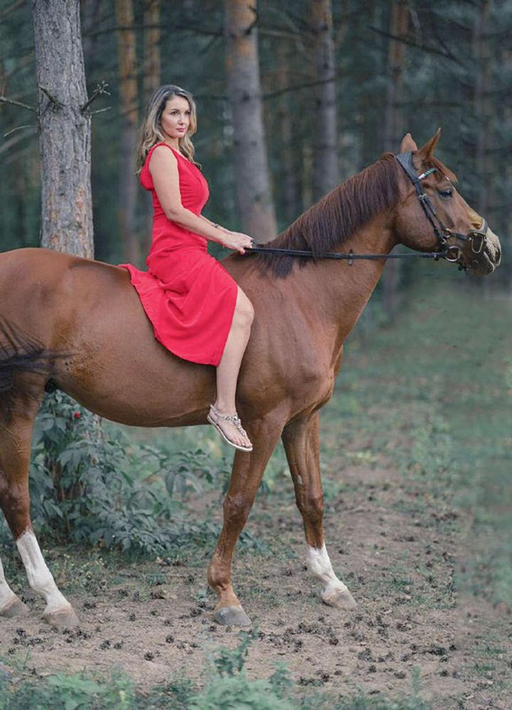 «Уважаю лошадей за честность»: хозяйка скакунов – о нраве символа года