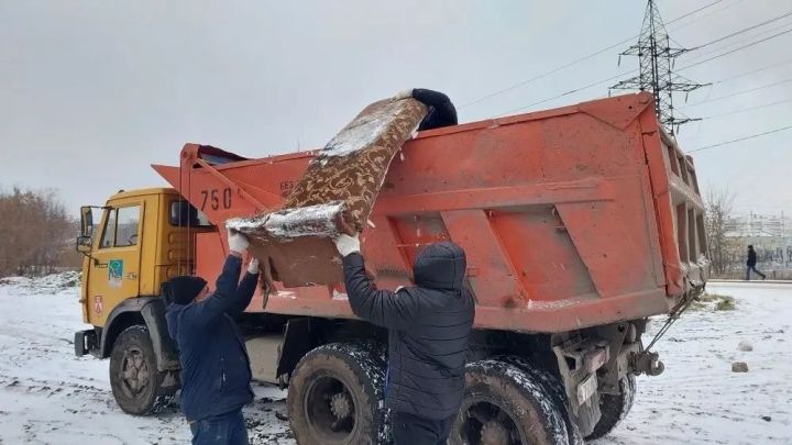В Челнах убрали свалку у тубдиспансера