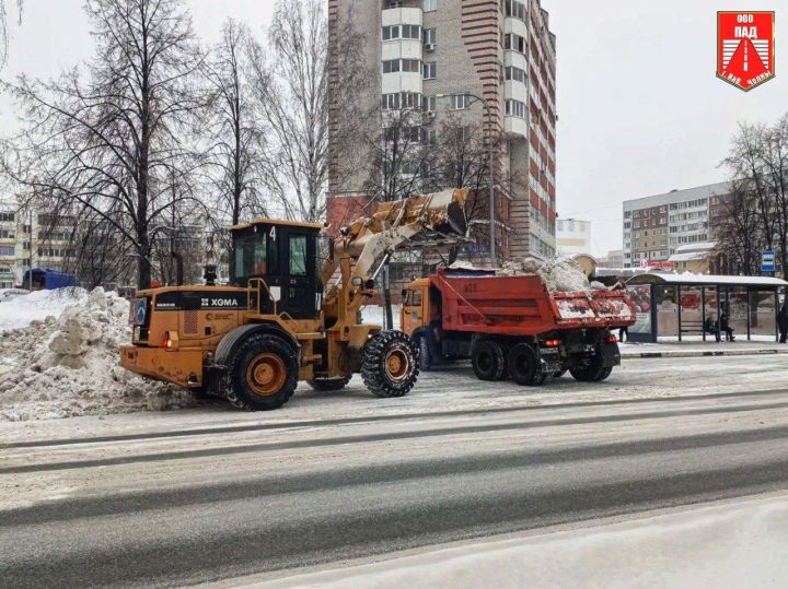Почти 5 тысяч кубометров снега вывезли за сутки с улиц Набережных Челнов