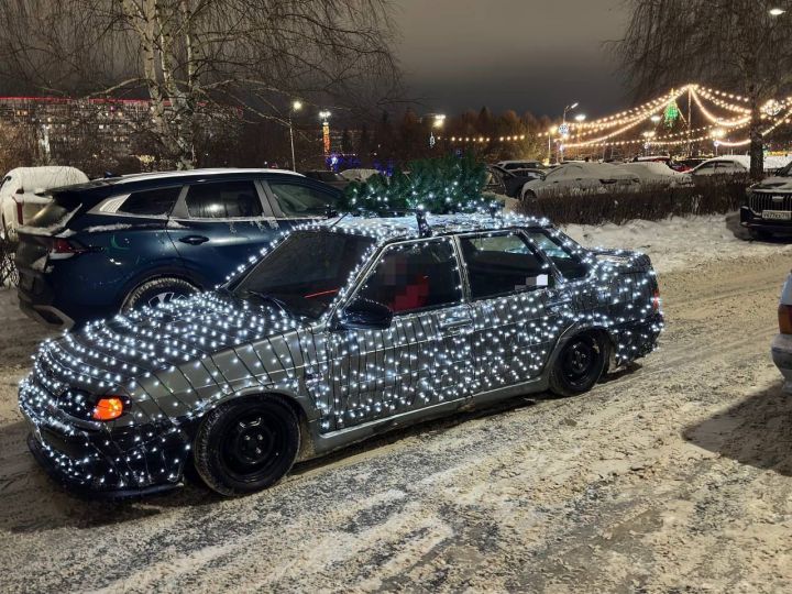 Ёлка на колёсах: новогодний декор авто может обернуться штрафом