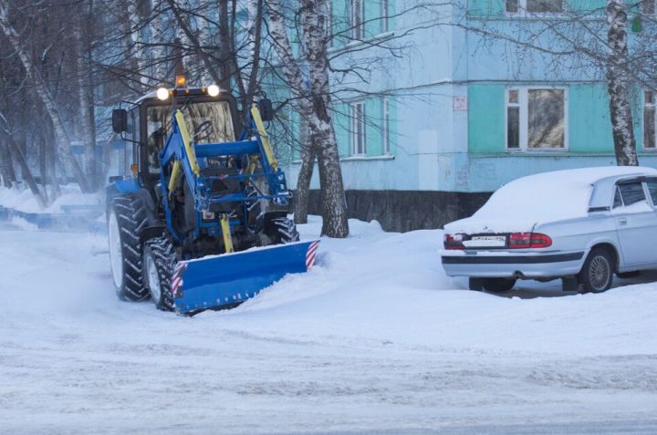От 3 до 24 часов: в какие сроки УК должна убирать снег?