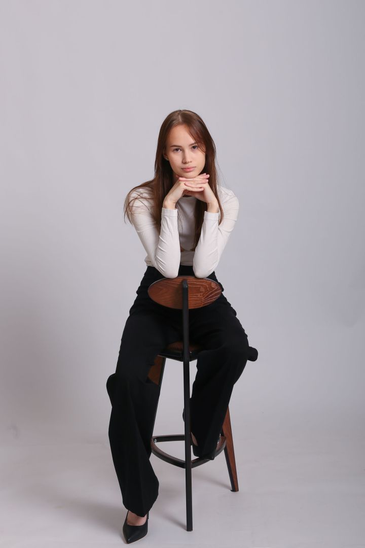 Новогодняя фотосессия 2025: лучшие позы, идеи и советы фотографа