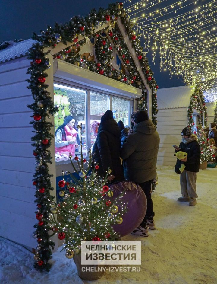 Праздники ассоциируются с ярмаркой: в Челнах появился новогодний фудкорт
