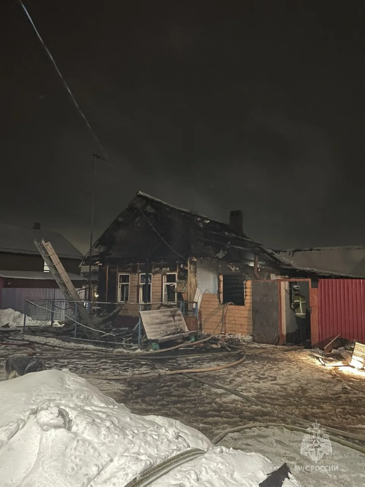 Был в режиме ожидания: в Татарстане из-за телевизора сгорел частный дом