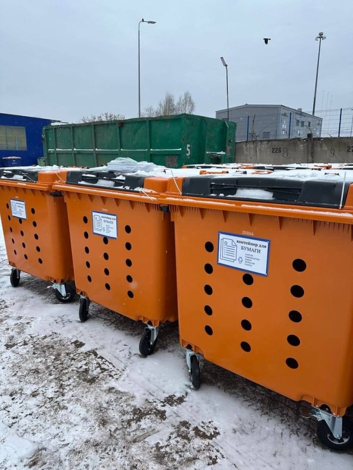 В Татарстане устанавливают «дырявые» контейнеры для ПЭТ-бутылок и макулатуры