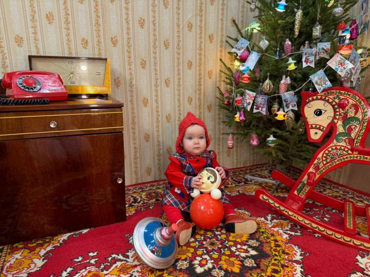 Челнинка три месяца собирала вещи времен СССР для ретро-фотосессии дочери