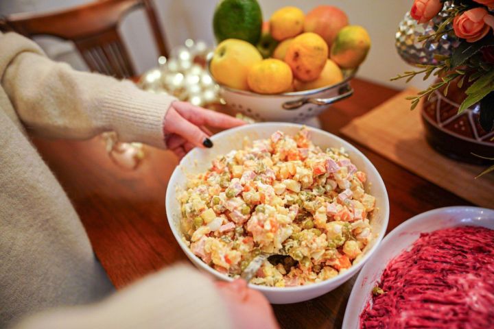 Жилинспекция Татарстана: почему не стоит выбрасывать оливье в унитаз