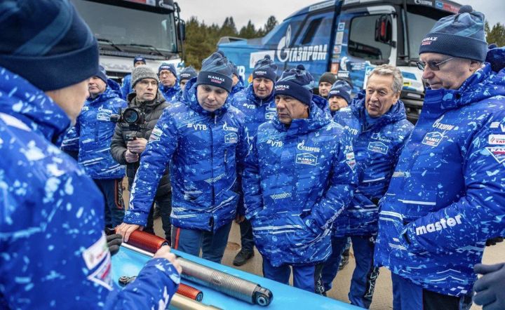 «Вы большие молодцы»: Минниханов встретился с командой «КАМАЗ-мастер»