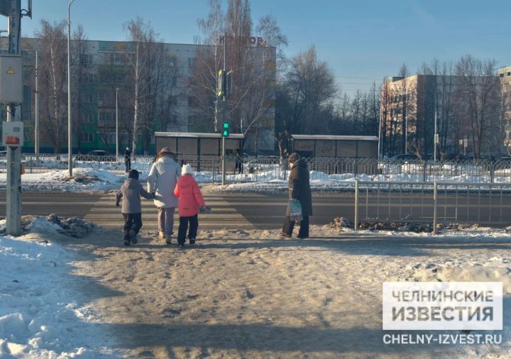 В «Транссигнале» объяснили, почему нельзя увеличить время работы светофора на проспекте Яшьлек в Челнах