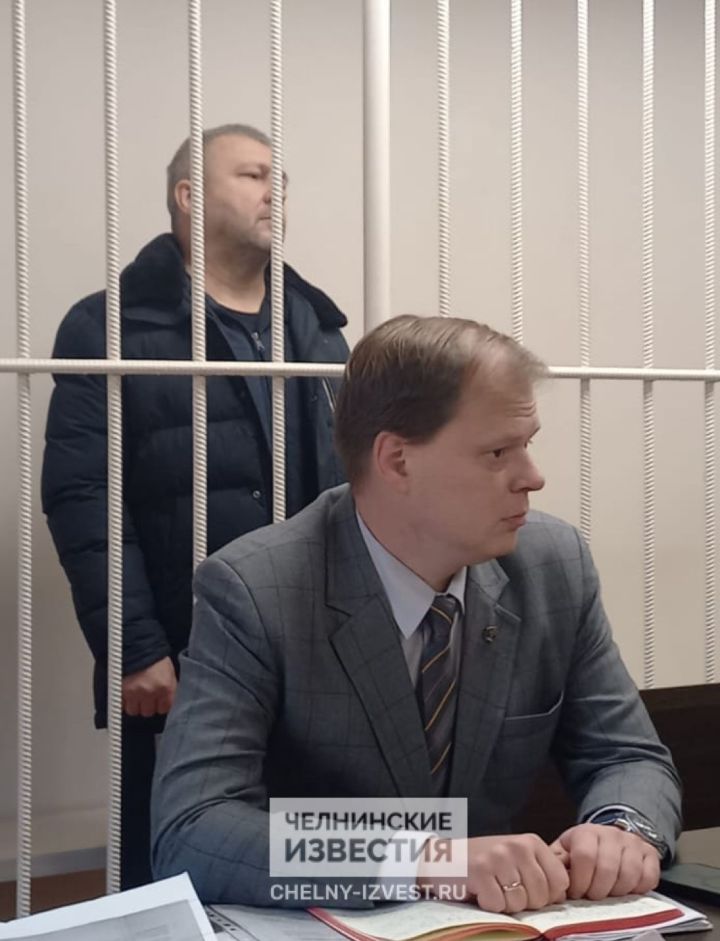 Дело об айфоне: главу Камских Полян отправили под домашний арест