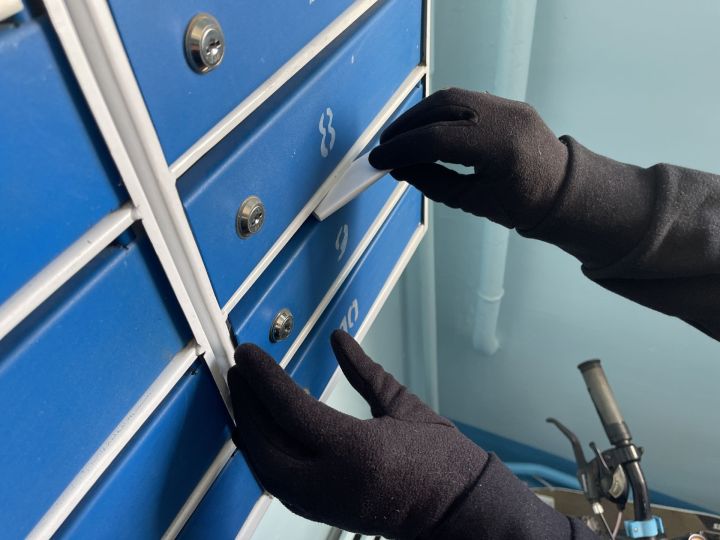 «Как ураган прошел»: наркозависимые в Челнах ломают почтовые ящики ради закладок