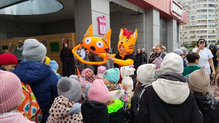 «Карга боткасы»: в поселке ЗЯБ детей угостили кашей и развлекали играми «Карга боткасы»: в поселке ЗЯБ детей угостили кашей и развлекали играми