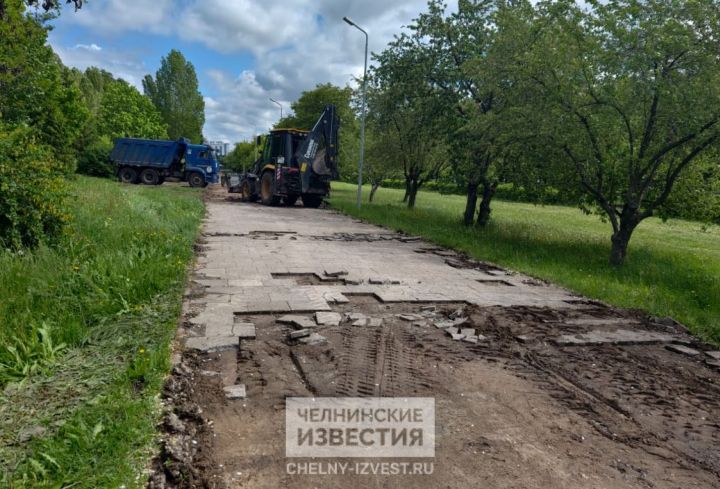 В Челнах на проспекте Мира советскую плитку заменят современным покрытием В Челнах на проспекте Мира советскую плитку заменят современным покрытием