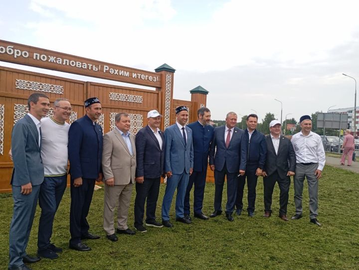 Главы районов собрались на челнинский Сабантуй Главы районов собрались на челнинский Сабантуй