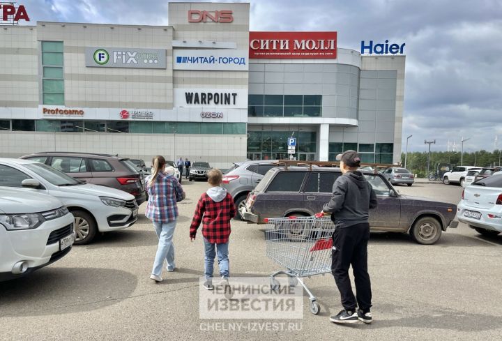 Чем дольше, тем дешевле: в Челнах стали брать плату за парковку у ТЦ «Сити Молл» Чем дольше, тем дешевле: в Челнах стали брать плату за парковку у ТЦ «Сити Молл»