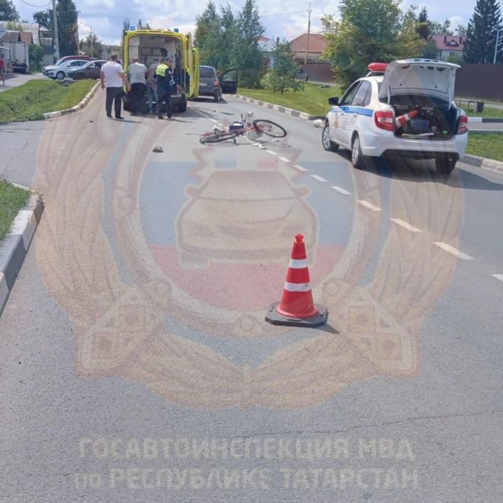 В Татарстане 52-летний велосипедист погиб под колесами «Лады» В Татарстане 52-летний велосипедист погиб под колесами «Лады»