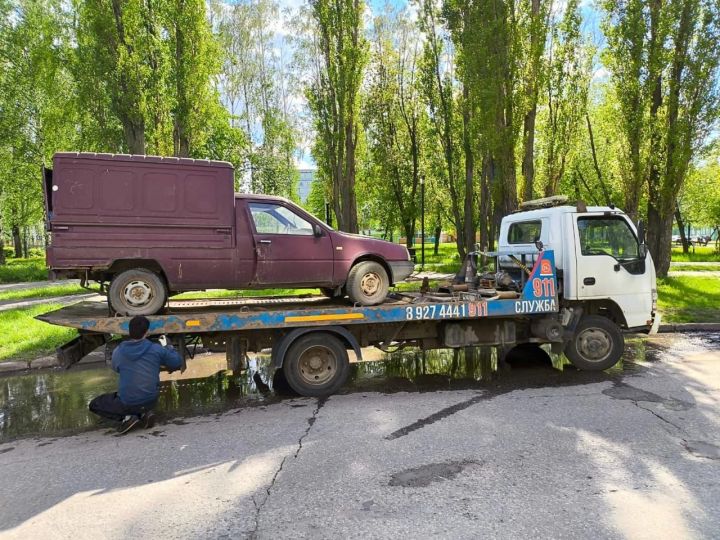 В Автозаводском районе Челнов убрали 24 заброшенные машины В Автозаводском районе Челнов убрали 24 заброшенные машины
