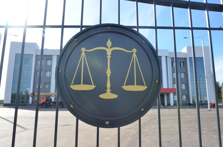 В Челнах студента-наркомана выслали из России