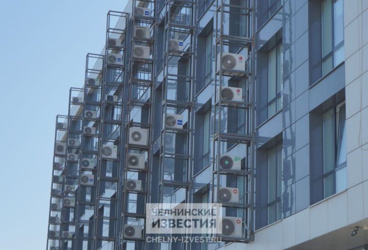 Душно или холодно: сотрудники конфликтуют из-за кондиционеров на работе