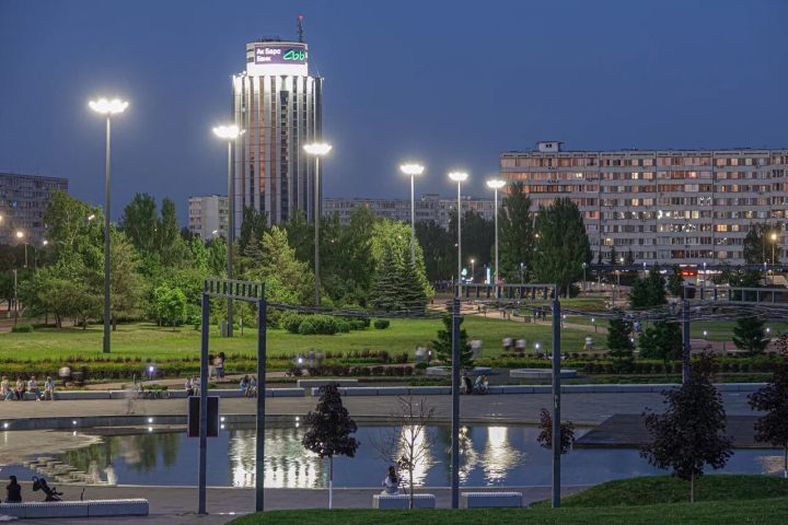 Как из грузовика КАМАЗ сделать собор Парижской Богоматери