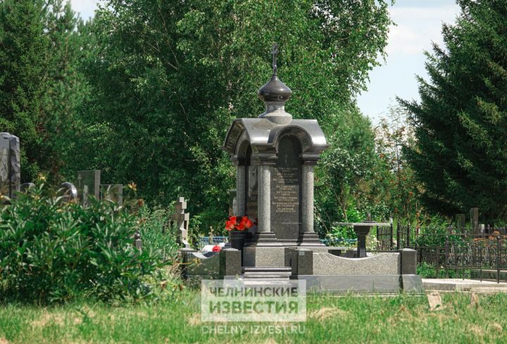 Челнинцам разъяснили, что можно устанавливать на могилах