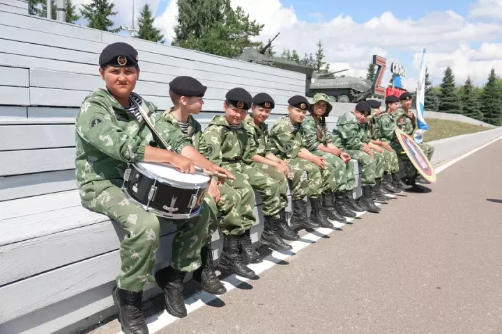 37 дней по Каме: юные морпехи из Сургута прибыли в Челны на лодках 37 дней по Каме: юные морпехи из Сургута прибыли в Челны на лодках