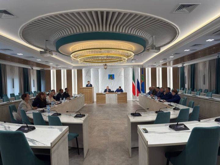 Прокурор Татарстана обсудил с мэром Челнов обеспечение землей многодетных семей