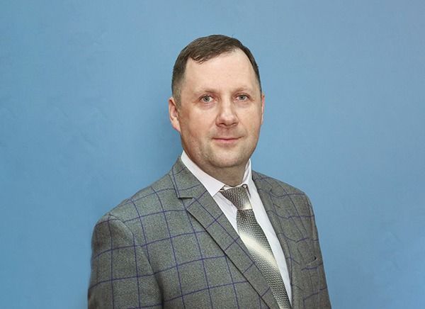 Кандидат в депутаты Горсовета Сергей Хлебников поздравляет челнинцев Кандидат в депутаты Горсовета Сергей Хлебников поздравляет челнинцев