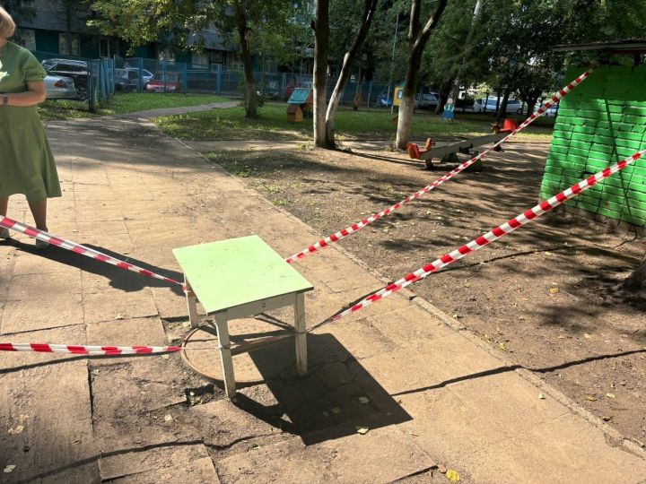 В детсаду прокомментировали случай с падением женщины в канализационный колодец В детсаду прокомментировали случай с падением женщины в канализационный колодец