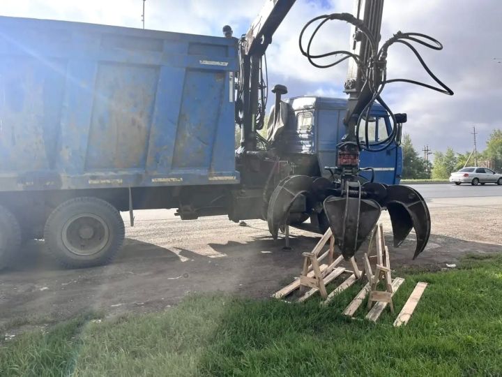 Казанский проспект в Челнах зачистили от торговых лотков Казанский проспект в Челнах зачистили от торговых лотков