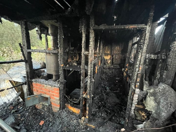 На глазах хозяйки сгорела баня в дачном обществе Тукаевского района