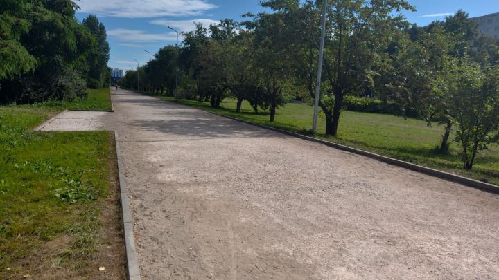 В Челнах до 25 августа завершат ремонт пешеходной дороги вдоль проспекта Мира