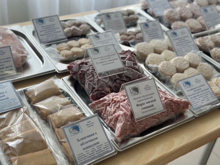 В меню школ Челнов убрали рыбные котлеты и добавили мясные блюда В меню школ Челнов убрали рыбные котлеты и добавили мясные блюда