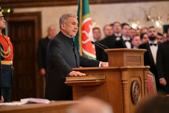 Рустам Минниханов вступил в должность раиса Татарстана