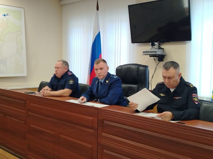 Прокурор Челнов взялся за подростковую преступность