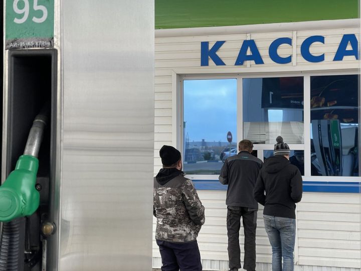 В Татарстане премиальный бензин за год подорожал почти на 14 процентов