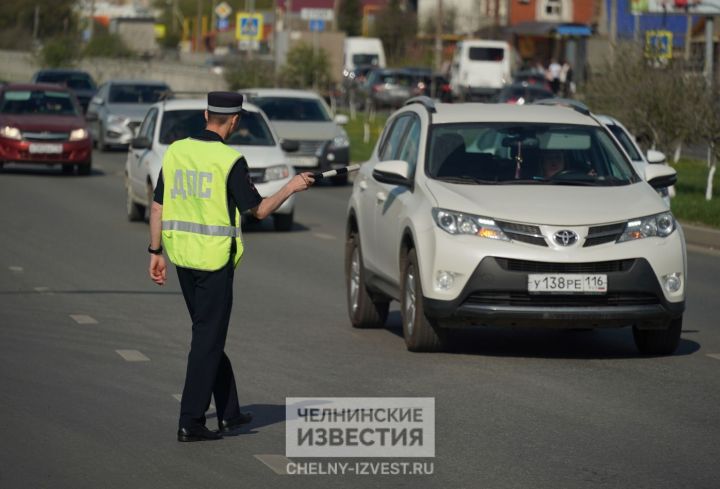 Главный автоинспектор Татарстана призвал жителей доносить о детях за рулем Главный автоинспектор Татарстана призвал жителей доносить о детях за рулем