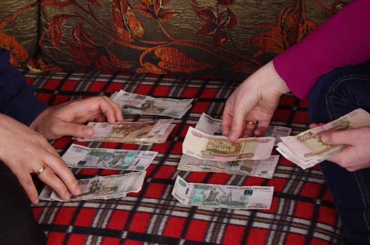 Финансовое похмелье: как дотянуть до зарплаты после праздничных трат