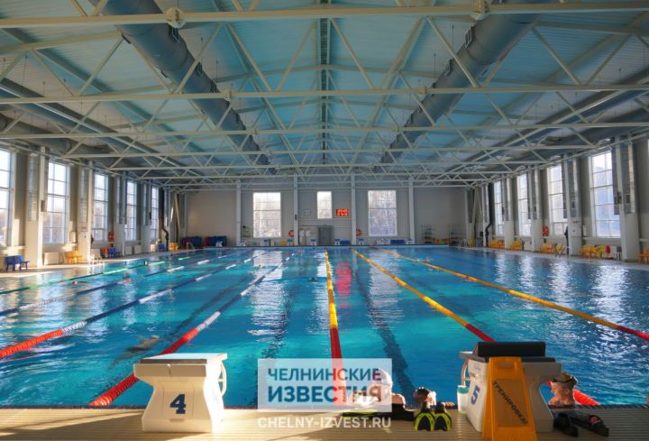 Директор спортшколы объяснил, почему родителям запрещено ждать детей в холле