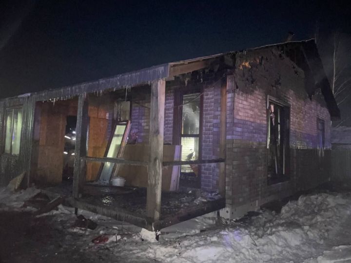 В Тукаевском районе Татарстана сгорели зал и чердак частного дома