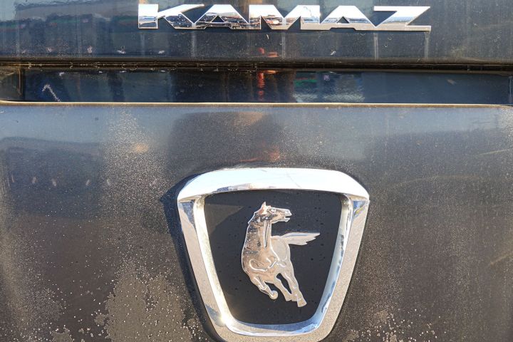 Грузовику — 50, аргамаку — 40: как логотипом КАМАЗа стал степной скакун