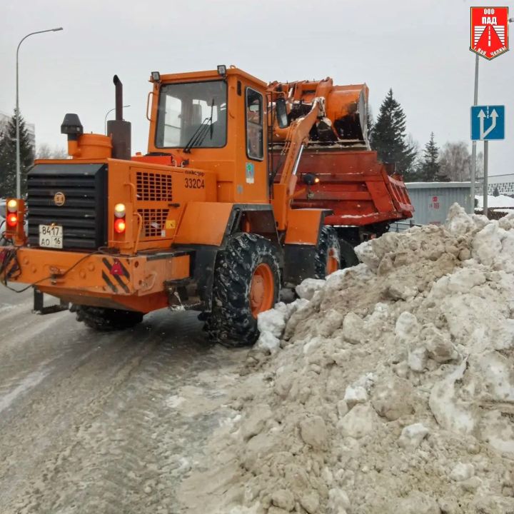 Более 15 тысяч кубометров снега вывезли дорожники Набережных Челнов за три дня