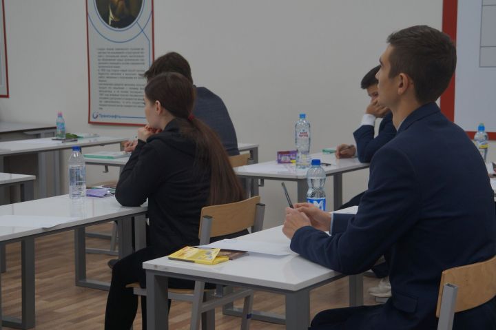 Чтобы получить аттестат выпускникам будет необходимо выполнить три условия