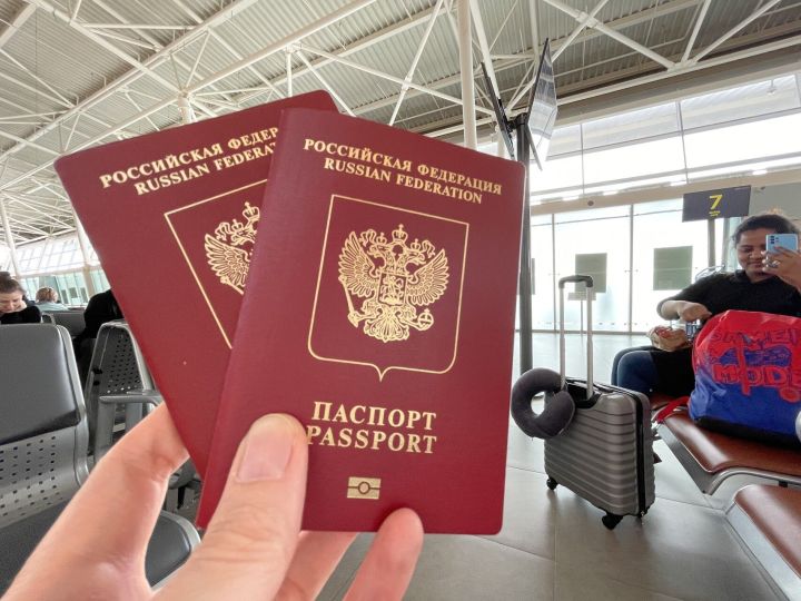 Смена правил: для выезда детей за рубеж теперь обязателен загранпаспорт