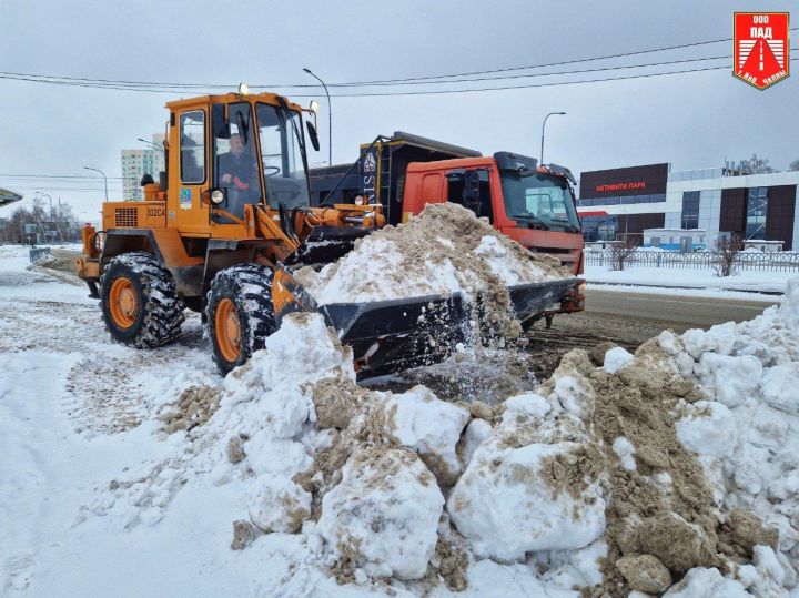 370 рейсов за сутки: в Набережных Челнах вывезли 5 тысяч кубометров снега