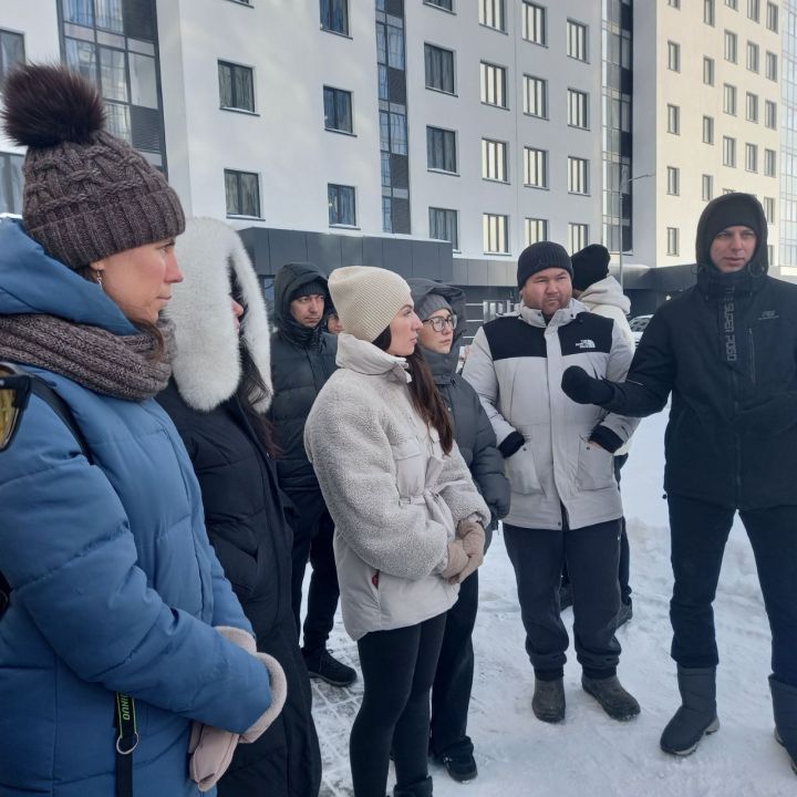 Доплата за балкон: застройщик требует с жильцов в Челнах сотни тысяч рублей