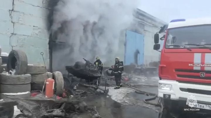 На челнинском складе сгорели автошины