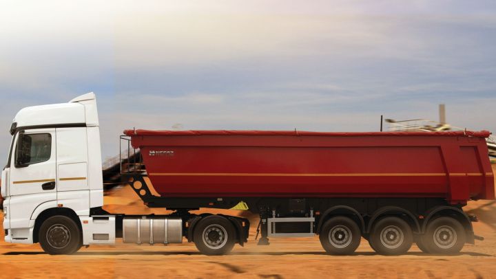 Проверка на прочность: автопоезд КАМАЗ с полуприцепом НЕФАЗ показал себя в работе